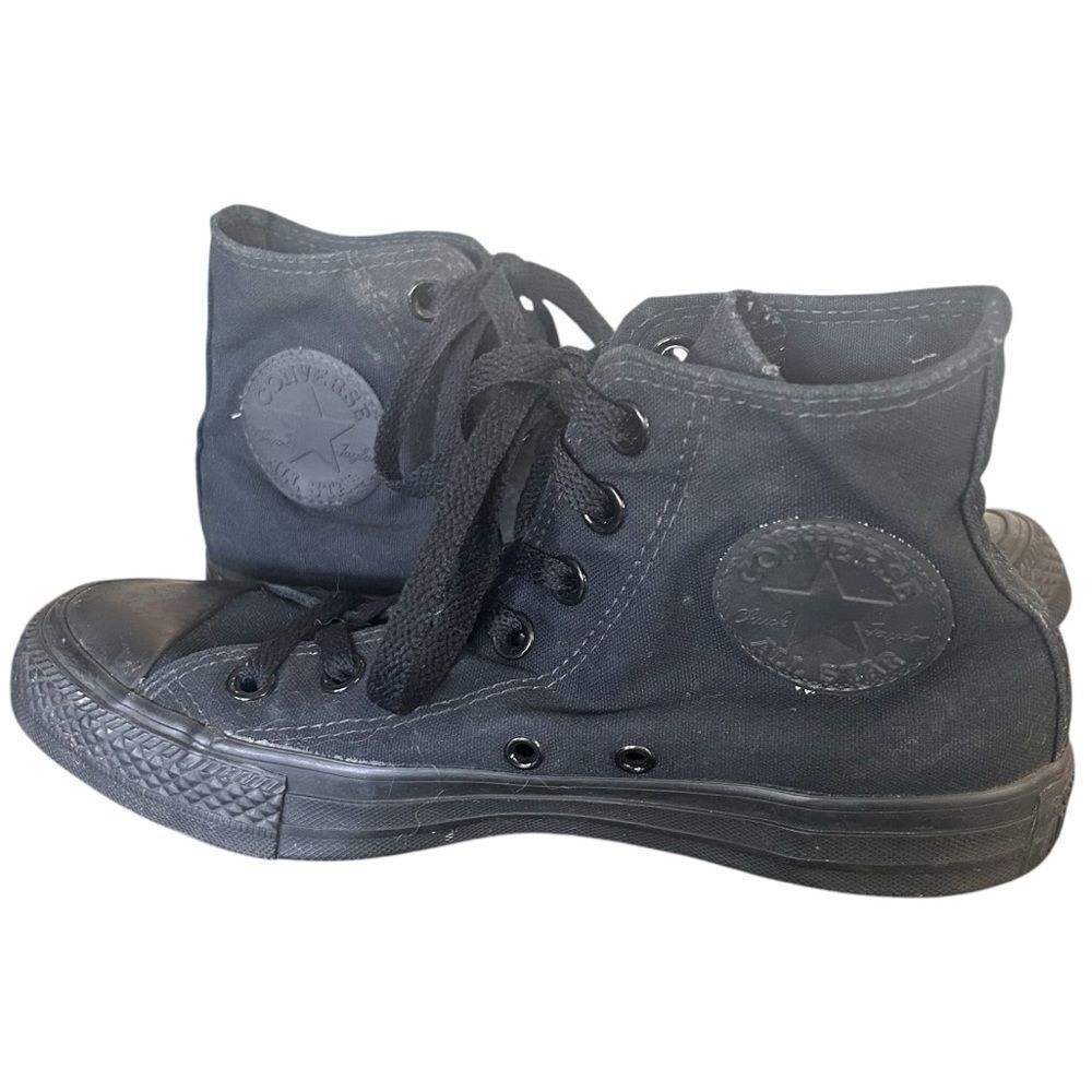 Converse Chuck Taylor black mid top sneakers women’s size 7